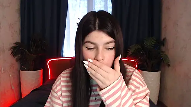 Snapshot of KisaModel chatting on February 2026 08:19:01 AM KisaModel online show from February 2026 08:19:01 AM