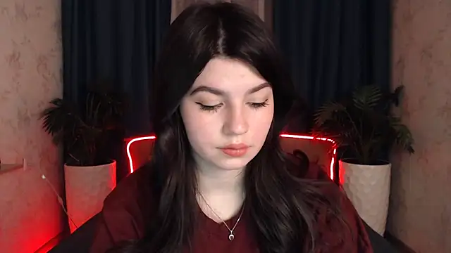 Snapshot of KisaModel chatting on February 2026 01:10:02 AM KisaModel online show from February 2026 01:10:02 AM