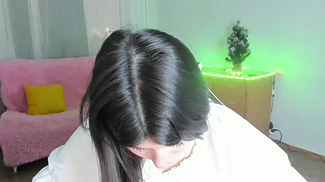 Snapshot of KisaModel chatting on February 2026 01:20:02 AM KisaModel online show from February 2026 01:20:02 AM