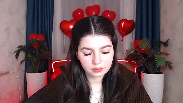 Snapshot of KisaModel chatting on February 2026 01:01:02 AM KisaModel online show from February 2026 01:01:02 AM