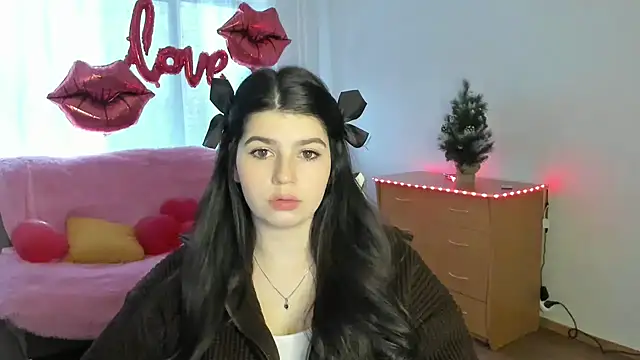 Snapshot of KisaModel chatting on February 2026 07:51:01 AM KisaModel online show from February 2026 07:51:01 AM