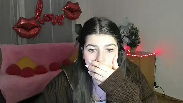 Snapshot of KisaModel chatting on February 2026 04:25:01 PM KisaModel online show from February 2026 04:25:01 PM