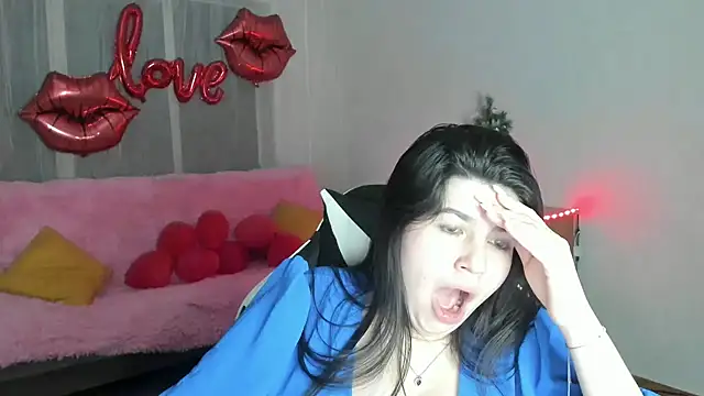 Snapshot of KisaModel chatting on February 2026 07:43:01 PM KisaModel online show from February 2026 07:43:01 PM