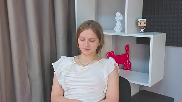 HazeElariel online show from March 2026 09:56:02 AM