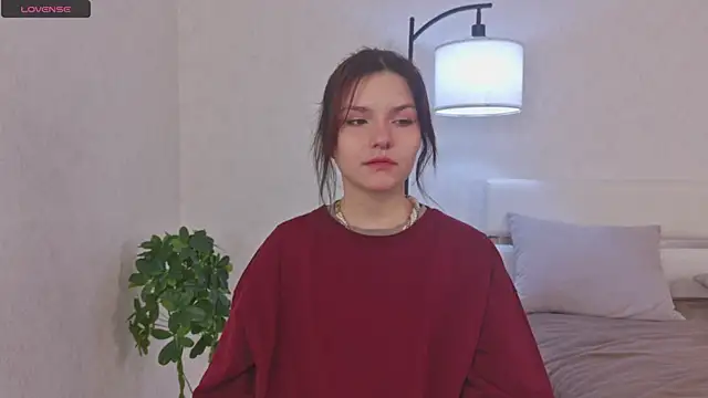NyraVesperis online show from April 2026 06:16:02 AM