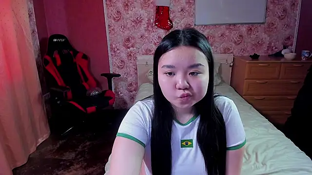 hungrybunny333 online show from December 2025 05:25:01 AM