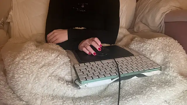 Snapshot of ijustturned18today chatting on January 2026 06:17:01 AM ijustturned18today online show from January 2026 06:17:01 AM