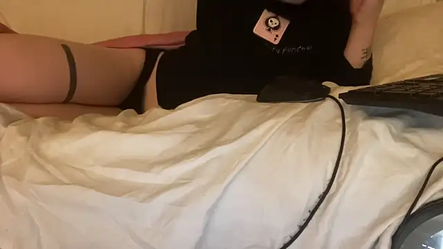 Snapshot of ijustturned18today chatting on February 2026 08:27:02 PM ijustturned18today online show from February 2026 08:27:02 PM