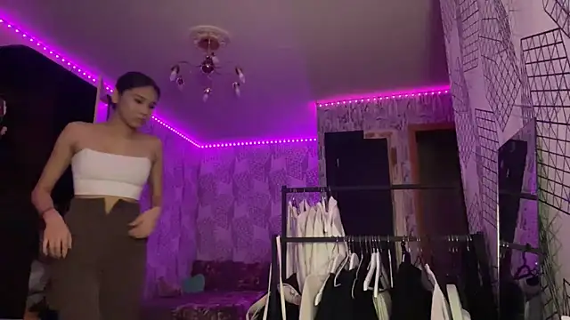 Snapshot of Ronnni_Schmidt chatting on December 2025 11:17:01 AM Ronnni Schmidt online show from December 2025 11:17:01 AM