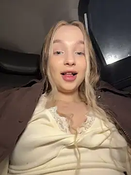 Snapshot of -teenytiny- chatting on January 2026 04:45:01 PM -teenytiny- online show from January 2026 04:45:01 PM