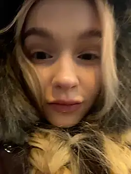 Snapshot of -teenytiny- chatting on January 2026 05:38:01 PM -teenytiny- online show from January 2026 05:38:01 PM