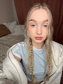 Snapshot of -teenytiny- chatting on January 2026 04:33:02 PM -teenytiny- online show from January 2026 04:33:02 PM