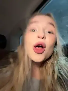 Snapshot of -teenytiny- chatting on February 2026 04:45:02 PM -teenytiny- online show from February 2026 04:45:02 PM