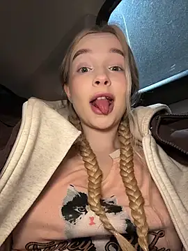 Snapshot of -teenytiny- chatting on February 2026 04:33:01 PM -teenytiny- online show from February 2026 04:33:01 PM