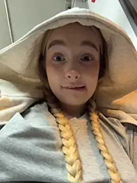 Snapshot of -teenytiny- chatting on February 2026 05:08:01 PM -teenytiny- online show from February 2026 05:08:01 PM