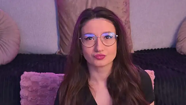 Snapshot of TheaMalekoo chatting on January 2026 07:35:01 AM TheaMalekoo online show from January 2026 07:35:01 AM