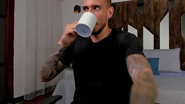 J king   online show from April 2026 11:43:02 PM