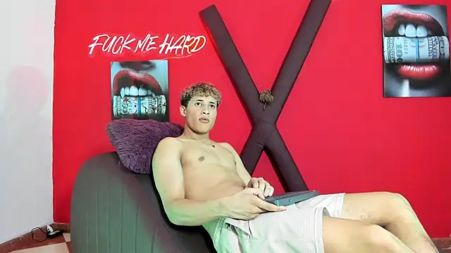 Snapshot of YOUNG_GUYS1 chatting on February 2026 01:27:01 AM YOUNG GUYS1 online show from February 2026 01:27:01 AM