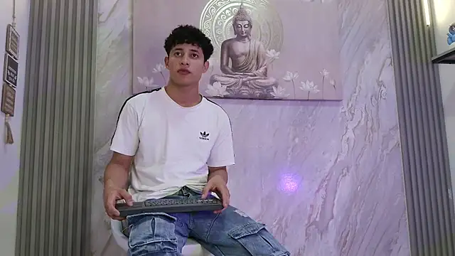 YOUNG GUYS1 online show from May 2026 07:13:02 AM