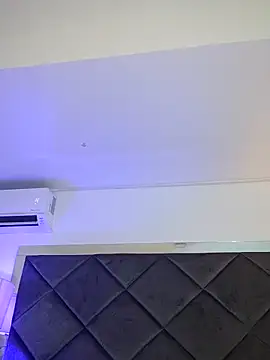 Snapshot of LunaaCurly chatting on February 2026 07:22:01 PM LunaaCurly online show from February 2026 07:22:01 PM