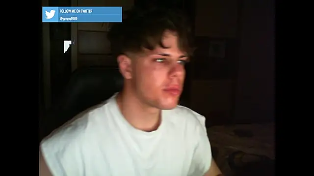 Snapshot of GymGuy0505 chatting on December 2025 11:56:01 PM GymGuy0505 online show from December 2025 11:56:01 PM