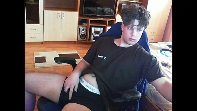 Snapshot of GymGuy0505 chatting on February 2026 09:19:02 AM GymGuy0505 online show from February 2026 09:19:02 AM