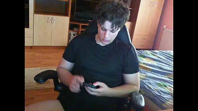 Snapshot of GymGuy0505 chatting on February 2026 01:30:02 PM GymGuy0505 online show from February 2026 01:30:02 PM