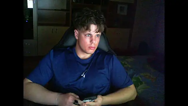 Snapshot of GymGuy0505 chatting on February 2026 10:44:01 PM GymGuy0505 online show from February 2026 10:44:01 PM