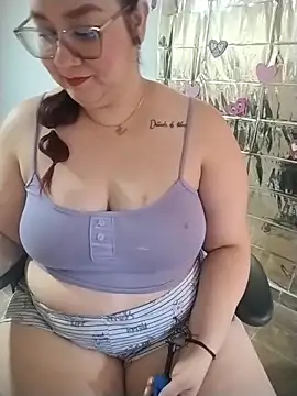 Snapshot of sharon_G chatting on February 2026 06:12:02 PM sharon G online show from February 2026 06:12:02 PM