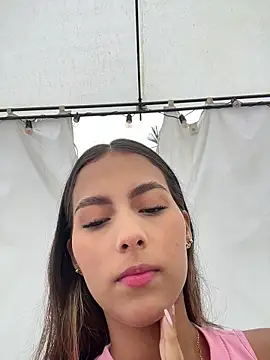 Snapshot of Valeria-escobar chatting on January 2026 01:28:02 PM Valeria-escobar online show from January 2026 01:28:02 PM