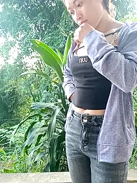 little-effy online show from May 2026 11:44:01 PM