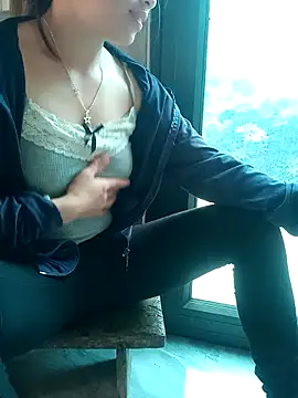little-effy online show from June 2026 10:18:01 AM