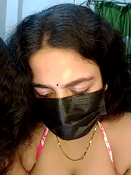 nosrat014 online show from May 2026 10:47:02 PM