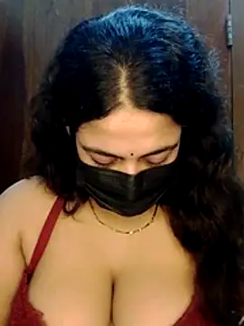 nosrat014 online show from May 2026 05:43:02 PM