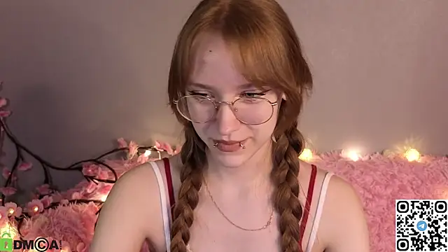 Snapshot of EmmaPratt chatting on January 2026 08:30:01 AM EmmaPratt online show from January 2026 08:30:01 AM