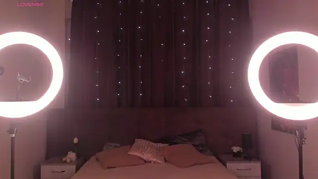 Snapshot of EmmaPratt chatting on February 2026 12:58:01 AM EmmaPratt online show from February 2026 12:58:01 AM