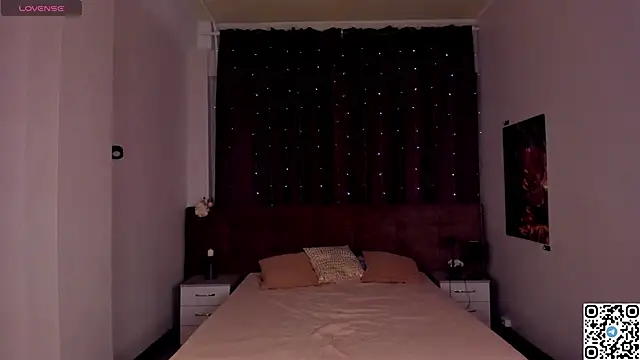 Snapshot of EmmaPratt chatting on February 2026 01:12:01 AM EmmaPratt online show from February 2026 01:12:01 AM