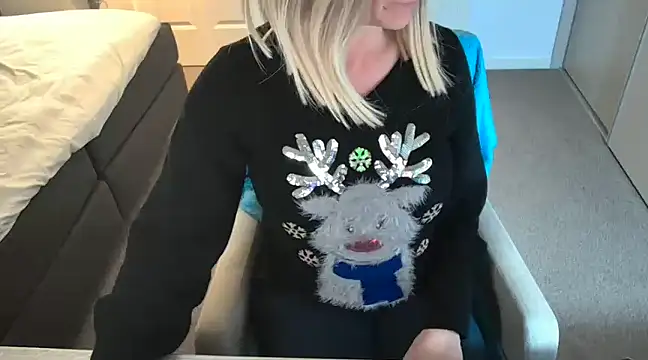 Dutchamber38 online show from December 2024 06:35:01 PM