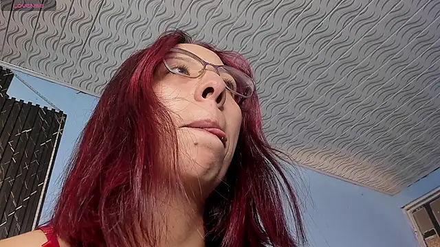 Snapshot of Moolly_Evanz chatting on April 2026 02:06:01 PM Moolly Evanz online show from April 2026 02:06:01 PM