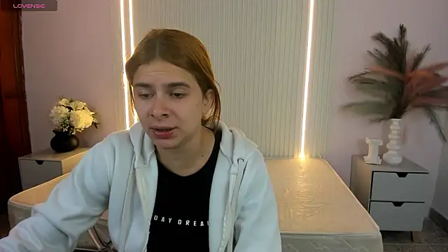 Snapshot of VivianOwen9 chatting on February 2026 12:56:01 PM VivianOwen9 online show from February 2026 12:56:01 PM