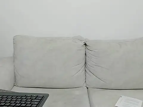 Snapshot of Aurora_and_the_beast chatting on December 2025 05:31:02 PM Aurora and the beast online show from December 2025 05:31:02 PM