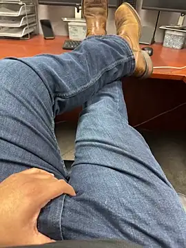 Snapshot of Cvigil chatting on December 2025 08:37:02 PM Cvigil online show from December 2025 08:37:02 PM