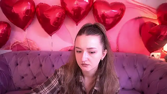 Snapshot of CyrenaLuxe chatting on February 2026 01:16:01 PM CyrenaLuxe online show from February 2026 01:16:01 PM