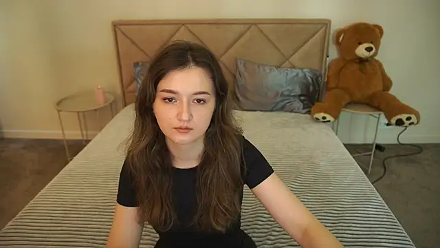 CyrenaLuxe online show from May 2026 05:37:02 AM
