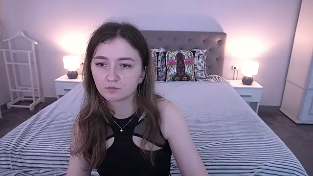 CyrenaLuxe online show from June 2026 05:27:01 AM