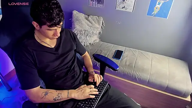 Snapshot of Criss_Adams chatting on January 2026 01:54:01 AM Criss Adams online show from January 2026 01:54:01 AM