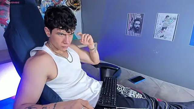 Snapshot of Criss_Adams chatting on January 2026 02:37:02 AM Criss Adams online show from January 2026 02:37:02 AM