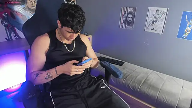 Snapshot of Criss_Adams chatting on January 2026 02:16:01 AM Criss Adams online show from January 2026 02:16:01 AM