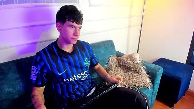 Snapshot of Criss_Adams chatting on February 2026 12:04:02 PM Criss Adams online show from February 2026 12:04:02 PM