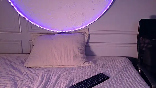 Cheerbaby  online show from March 2026 12:44:01 PM